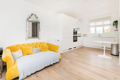 2 bedroom flat to rent, Nightingale Lane, London SW12