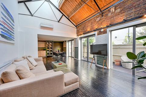 3 bedroom flat for sale, Clifden Road, Brentford, TW8