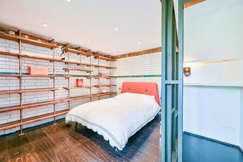 3 bedroom flat for sale, Clifden Road, Brentford, TW8