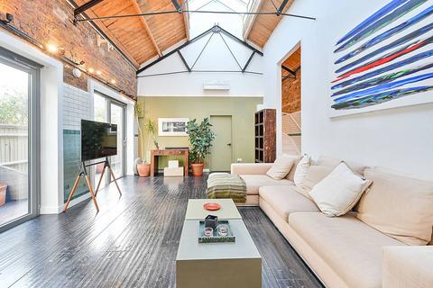 3 bedroom flat for sale, Clifden Road, Brentford, TW8