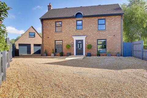 5 bedroom detached house for sale, Oaktree Close, Doddington PE15