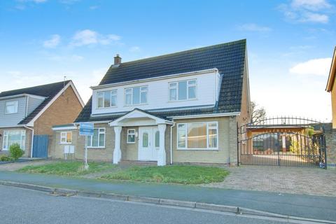 4 bedroom detached house for sale, Elwyndene Road, March PE15