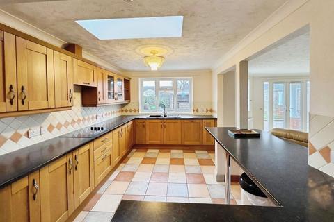 4 bedroom detached house for sale, Elwyndene Road, March PE15