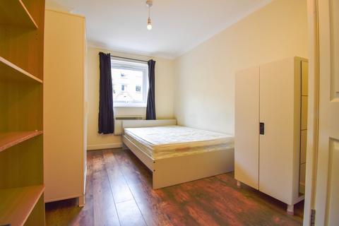 undefined, Cyclops Mews, London E14