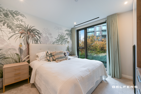 2 bedroom flat to rent, Chelsea, Hampton House, Michael Road, London, SW6