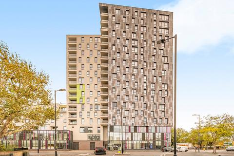 2 bedroom flat for sale, Chancellor House, London