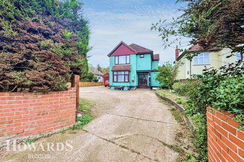 5 bedroom detached house for sale, Lowestoft Road, Beccles