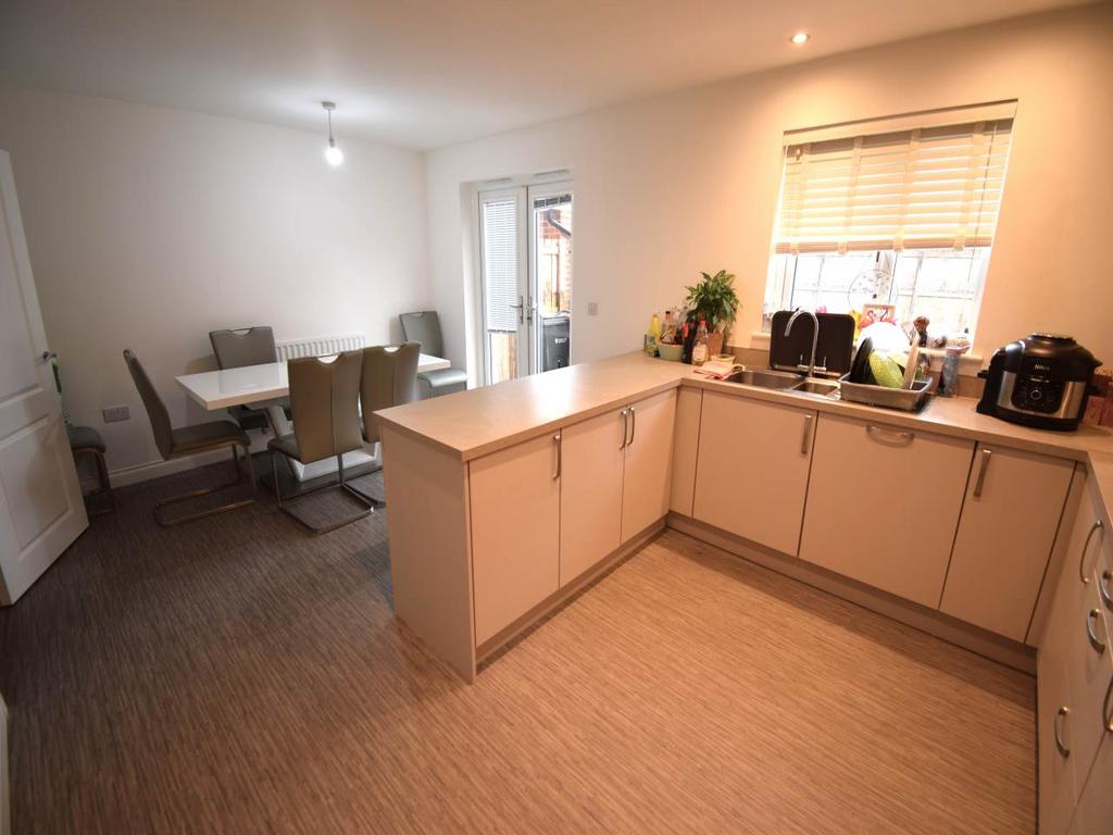 Dining kitchen