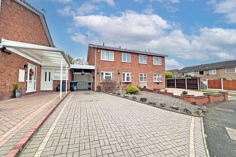 3 bedroom semi-detached house for sale, Beverston Road, TIPTON, DY4 0DF