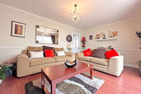 3 bedroom semi-detached house for sale, Beverston Road, TIPTON, DY4 0DF