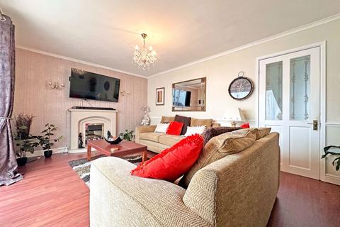 3 bedroom semi-detached house for sale, Beverston Road, TIPTON, DY4 0DF