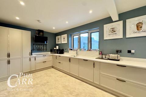 19 Wall Drive, Sutton Coldfield, B74 4DF