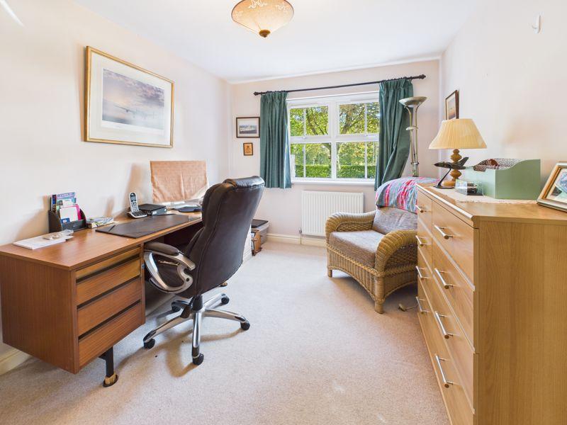 Bedroom/Office
