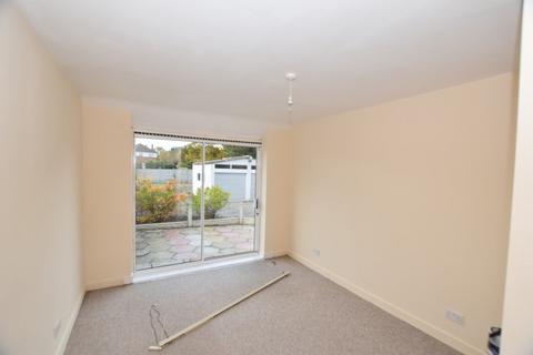 1 bedroom flat to rent, Park Avenue, Hawarden, Deeside,