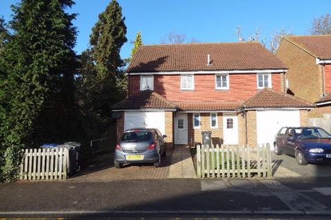 6 bedroom semi-detached house to rent, Downs Road, Canterbury CT2