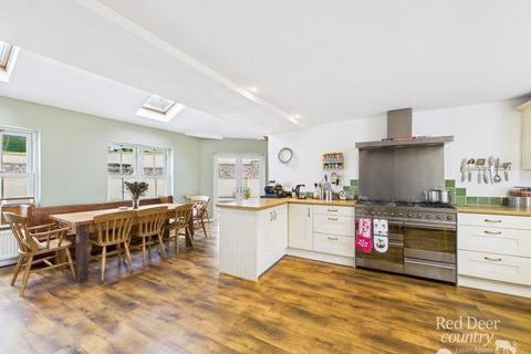 6 bedroom character property for sale, Wellington, Somerset