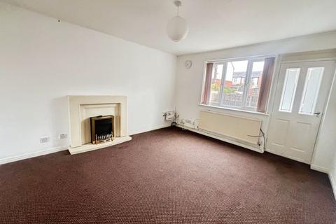 4 bedroom detached house to rent, Roscow Avenue, Breightmet, Bolton