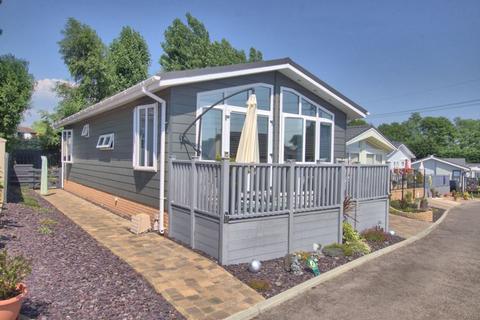 2 bedroom detached bungalow for sale, Southwick Road, Wickham PO17