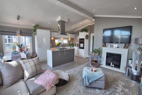 2 bedroom detached bungalow for sale, Southwick Road, Wickham PO17