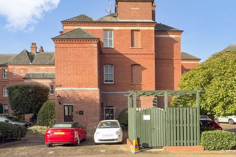 2 bedroom apartment to rent, Rosebury Square, Woodford Green IG8