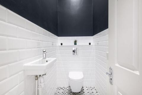 2 bedroom apartment to rent, Rosebury Square, Woodford Green IG8