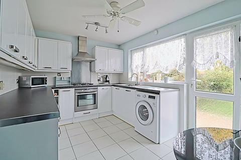 3 bedroom bungalow for sale, Watlington Road, South Benfleet