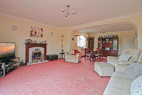 3 bedroom bungalow for sale, Watlington Road, South Benfleet