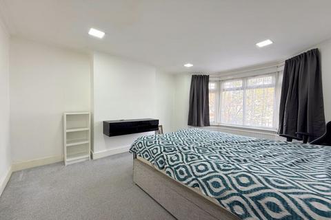 undefined, Cambridge Road, North Harrow