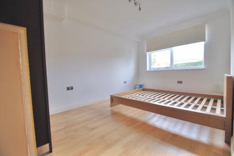 1 bedroom apartment to rent, Molesey Avenue, West Molesey