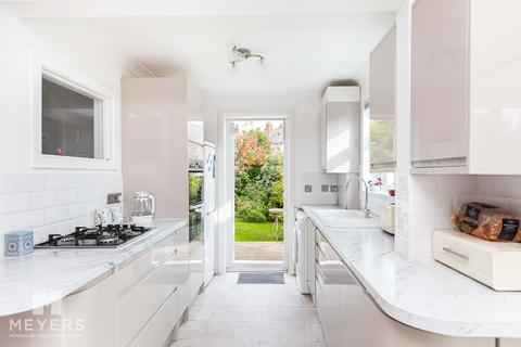 3 bedroom detached house for sale, Gleadowe Avenue, Christchurch, BH23 1