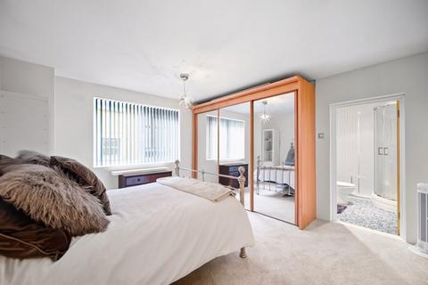 2 bedroom flat for sale, Broad Street, Old Portsmouth
