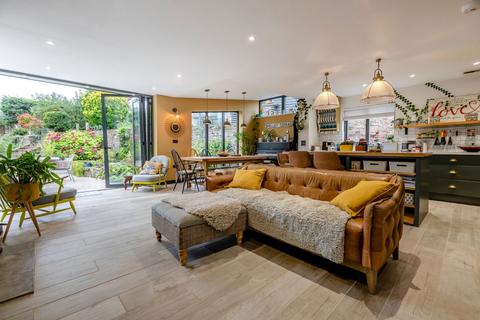 4 bedroom detached house for sale, Town Hill, Broadclyst, EX5