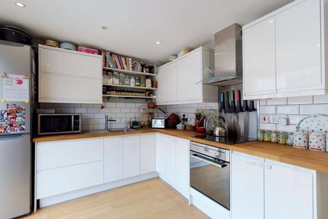 3 bedroom terraced house to rent, Hubble Close, Oxford
