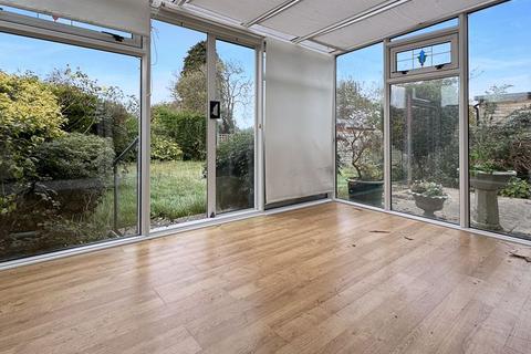 2 bedroom bungalow for sale, Venner Avenue, Cowes PO31