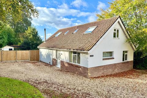 3 bedroom bungalow for sale, Shelley Close, Christchurch BH23