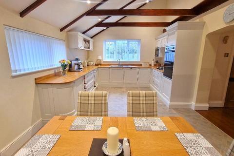 4 bedroom detached house for sale, Elm Close, Nettlestone, Isle of Wight, PO34 5ED