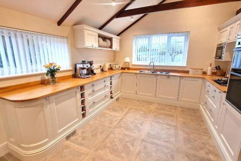 4 bedroom detached house for sale, Elm Close, Nettlestone, Isle of Wight, PO34 5ED