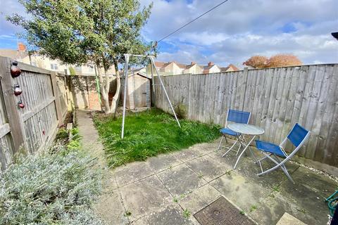 2 bedroom terraced house for sale, Deburgh Street, Swindon SN2