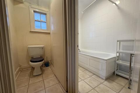 2 bedroom duplex to rent, Penylan Road, Cardiff CF24