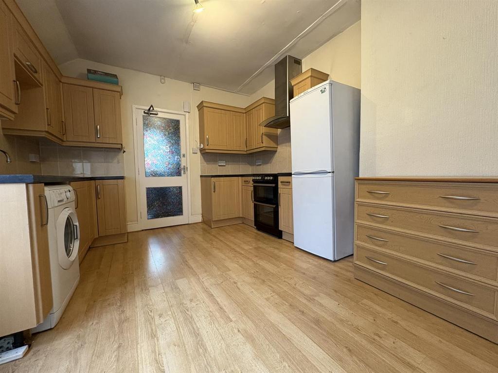 37a pen kitchen.jpg