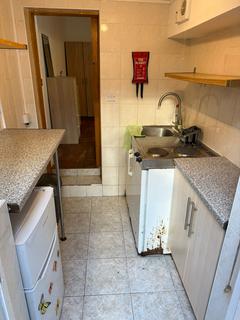 Studio to rent, Bryantwood Road, London N7