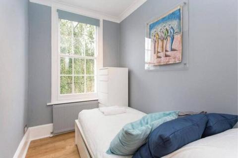 2 bedroom apartment for sale, St. Peter's Street, London