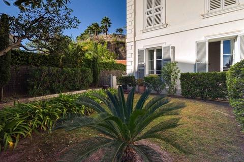 3 bedroom apartment, Cannes, France