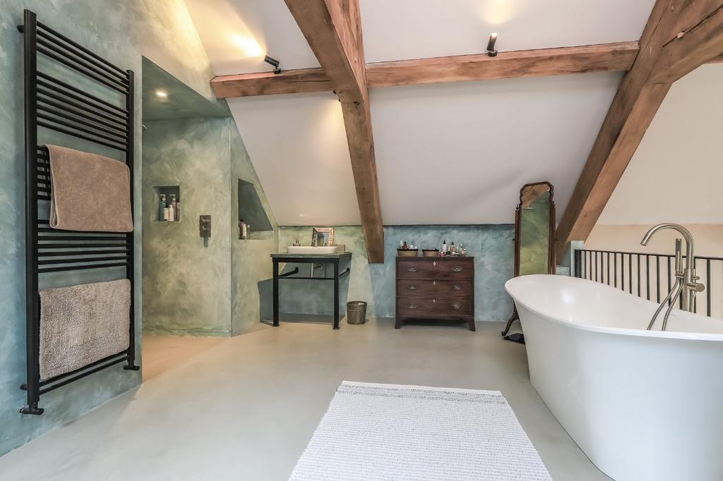 En Suite Bathroom
