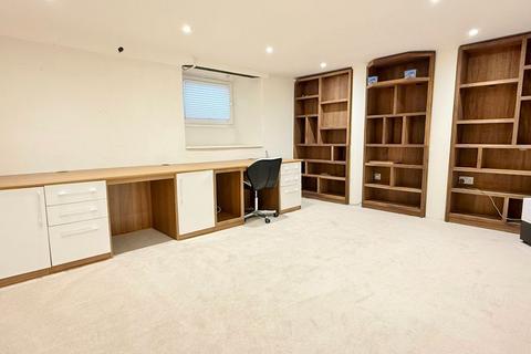 3 bedroom terraced house to rent, Mill Hill, Newmarket