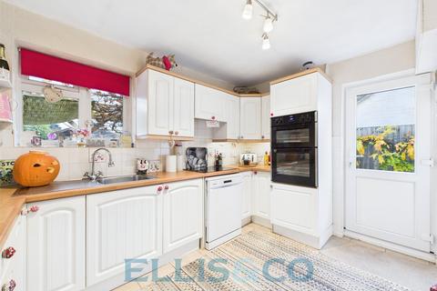 2 bedroom semi-detached house for sale, Lyngs Close, Yalding, Maidstone, Kent, ME18