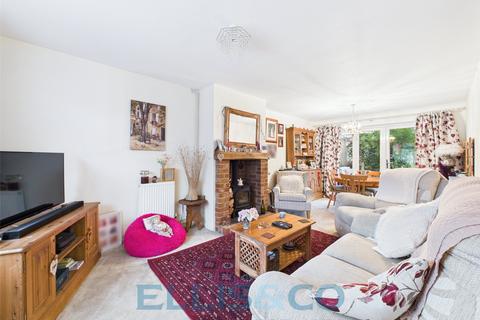2 bedroom semi-detached house for sale, Lyngs Close, Yalding, Maidstone, Kent, ME18
