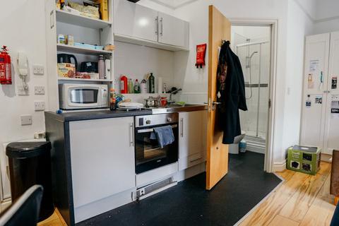 undefined, Liverpool L1