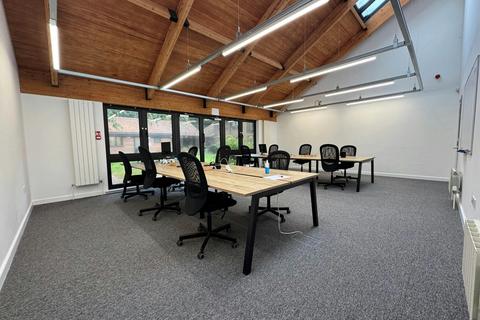Office to rent, Bassett Av Southampton SO16 7DP