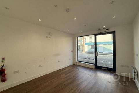 Retail property (high street) to rent, 51-51A High St New Romney TN28 8AH